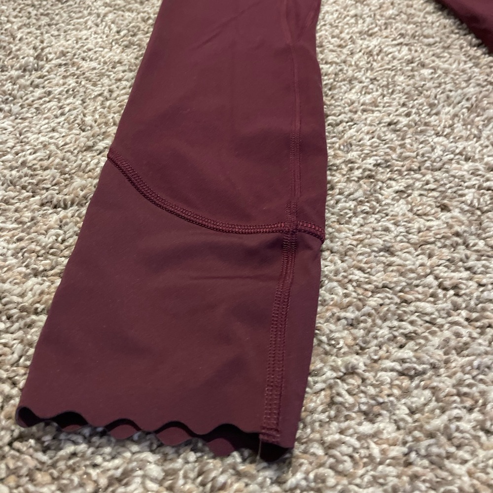 Lululemon Align Scalloped Hem - Picture 2 of 8